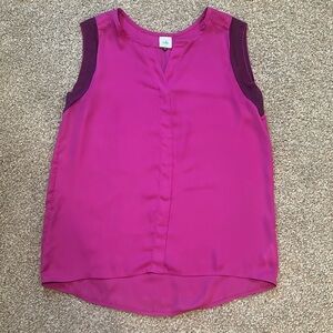 CAbi V Neck Pink Tank‎ Blouse Size Medium